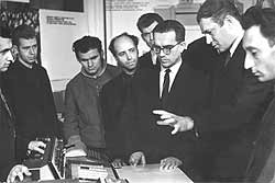 Начало 1960 годов, полупроводниковая ЭВМ «Проминь». По мнению специалистов, сейчас ее назвали бы персональным компьютером...